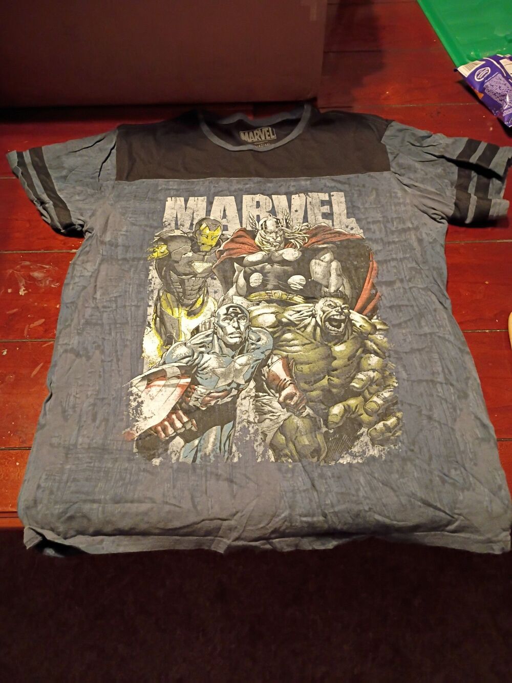 Men's size large marble t-shirt-055d1